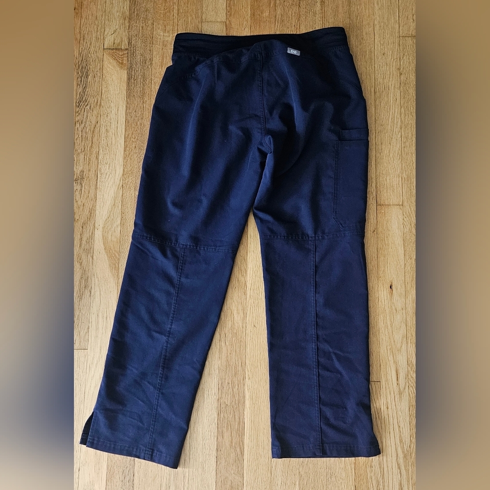 Figs Navy Medium Petite - Picture 2 of 3